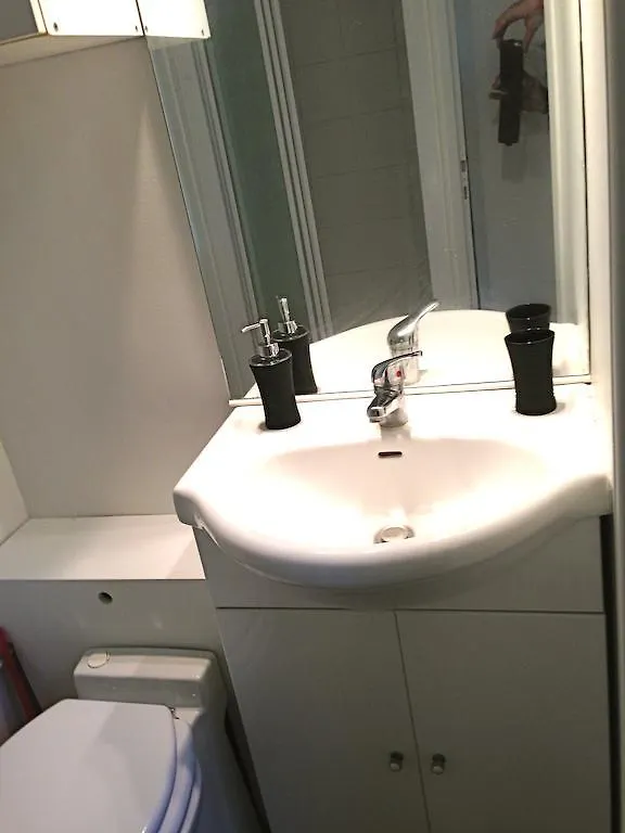 Apartament Place Du Marche St Honore