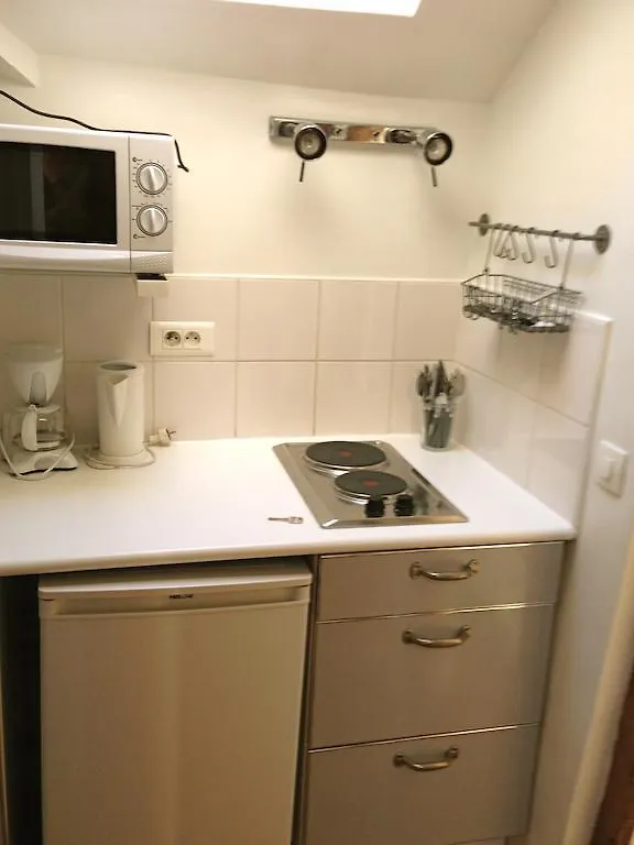 Apartament Place Du Marche St Honore Paryż
